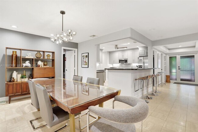 Photo - 1128 W Cypress Dr