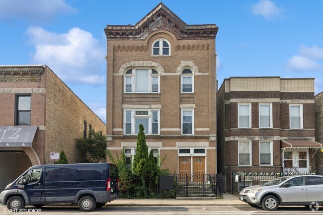 Building Photo - 2515 W Augusta Blvd Rental
