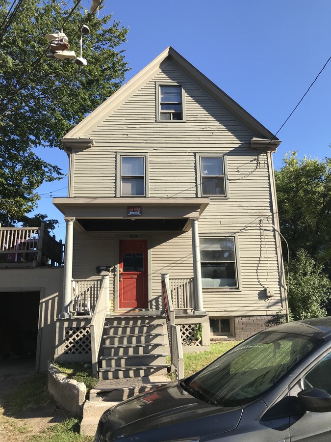 Exterior front - 925 Greenwood Ave House
