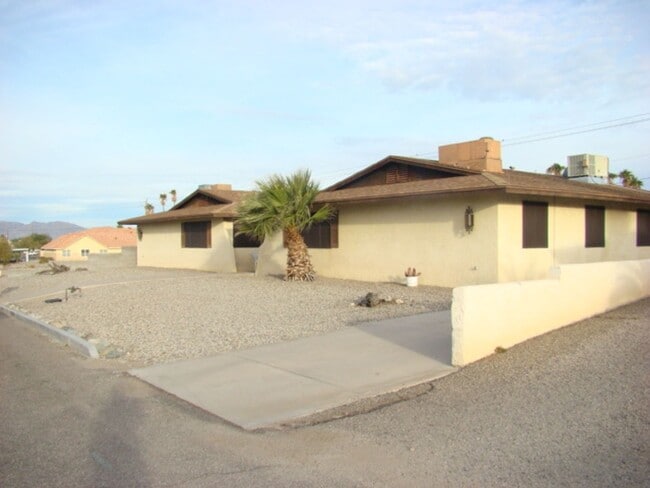 Building Photo - 1971 Magnolia Dr Unit 1