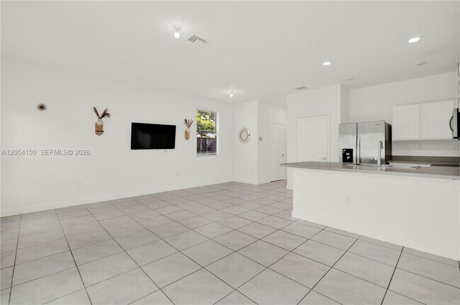1161 SW 8th Ave