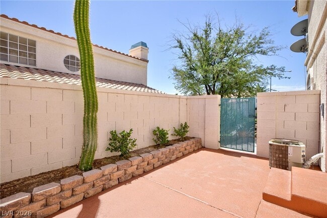 Photo - 8048 W Rochelle Ave