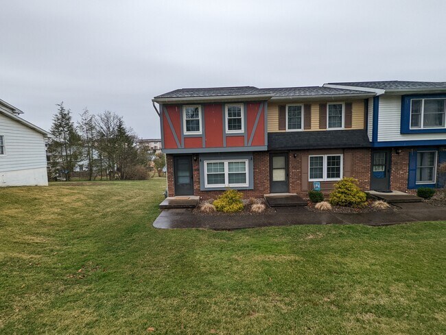 Photo - 628 Peachview Ln