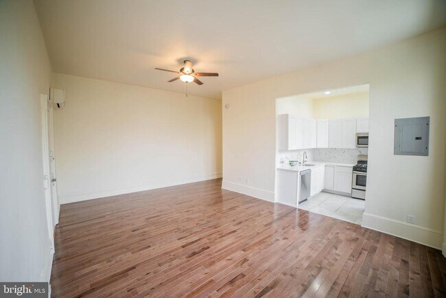 Photo - 269 S 17th St Unidad 2F