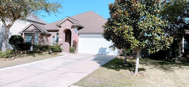 Photo - 2910 Sandleigh Dr