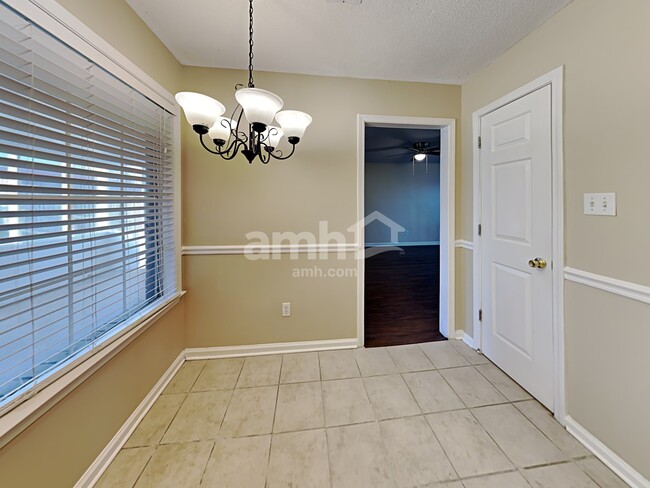 3047 Valley Green Ln