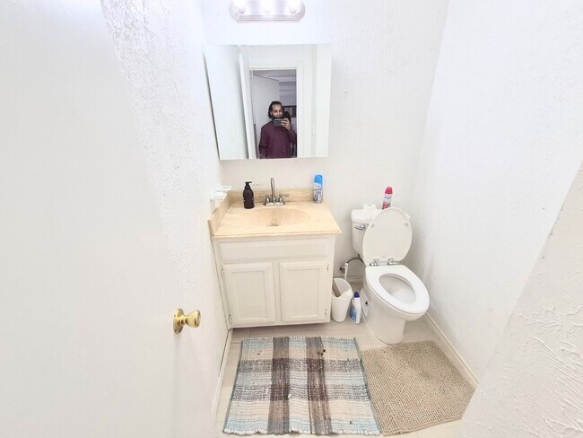2202 Shannon Ln