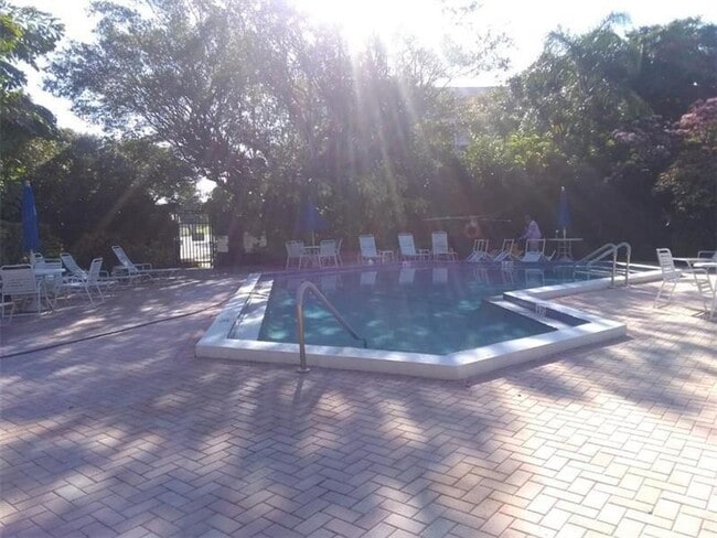 Photo - 2801 N Palm Aire Dr Unit 607