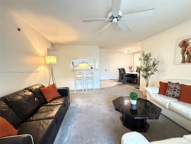Building Photo - 19701 E Country Club Dr Unit 5405 Rental