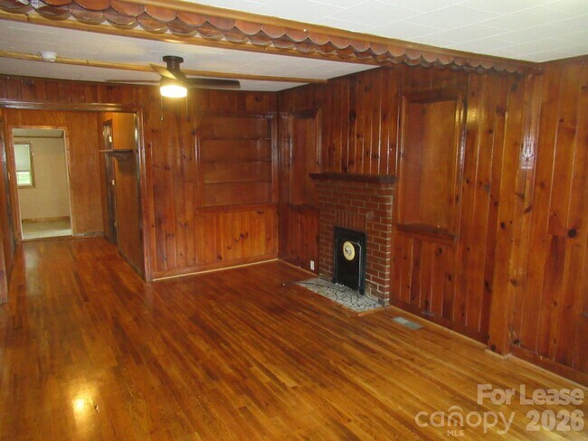 Photo - 306 2nd St