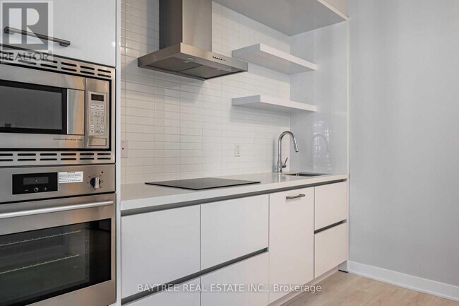 Photo - 2221 Yonge St Unit 310
