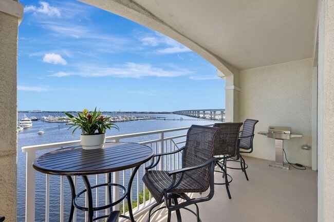 Building Photo - 775 NW Flagler Ave Unit 401 Rental