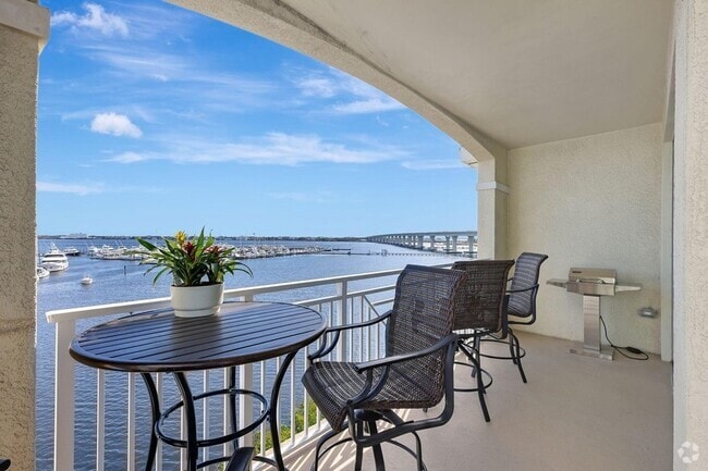 Building Photo - 775 NW Flagler Ave Unit 401 Rental