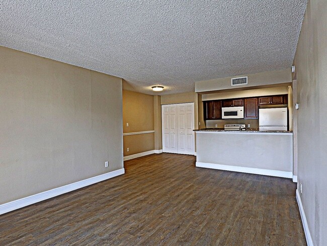 Photo - Mystic Gardens 5319-1905 Unit 5319 Summerlin Rd, 1905