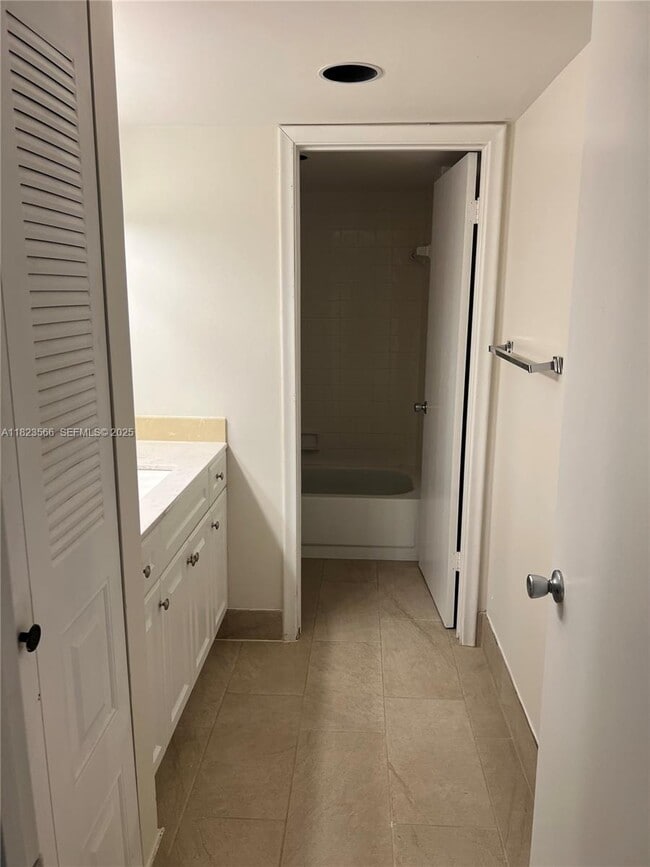 Photo - 1901 Bermuda Cir Unit F1