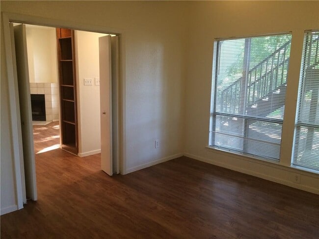 Photo - 2612 San Pedro St Unidad 102