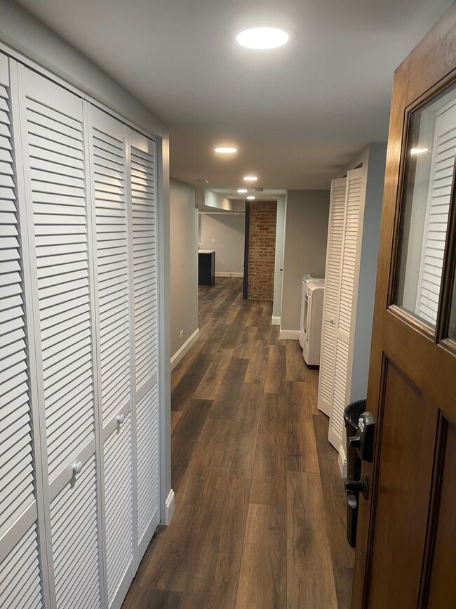 Photo - 945 N La Grange Rd