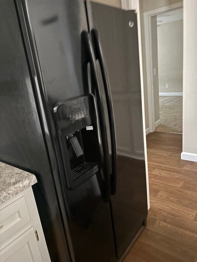 Photo - 162 W Hampton St