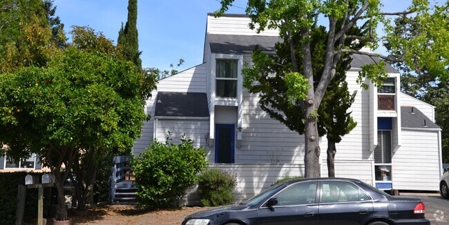 Building Photo - 1142 Leff St Unit 1142 Rental