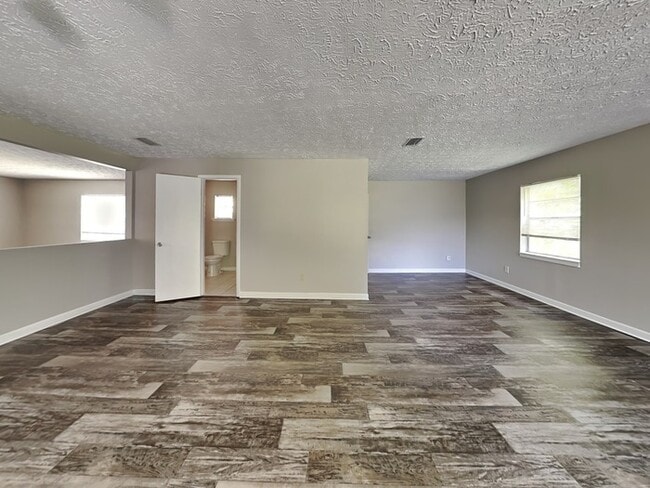 Photo - 951 Turtle Creek Dr S