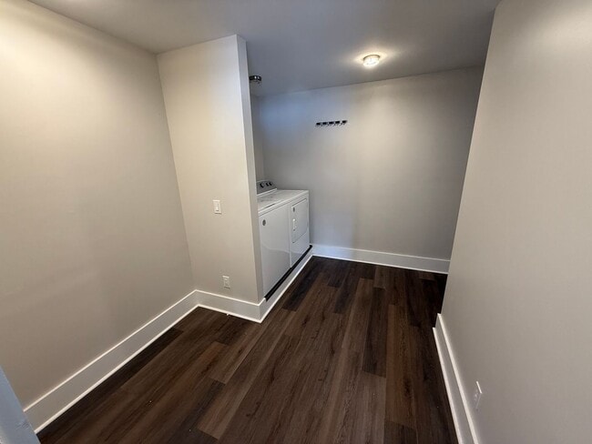 Photo - 3 bedroom, 1 bath Centrally located in town