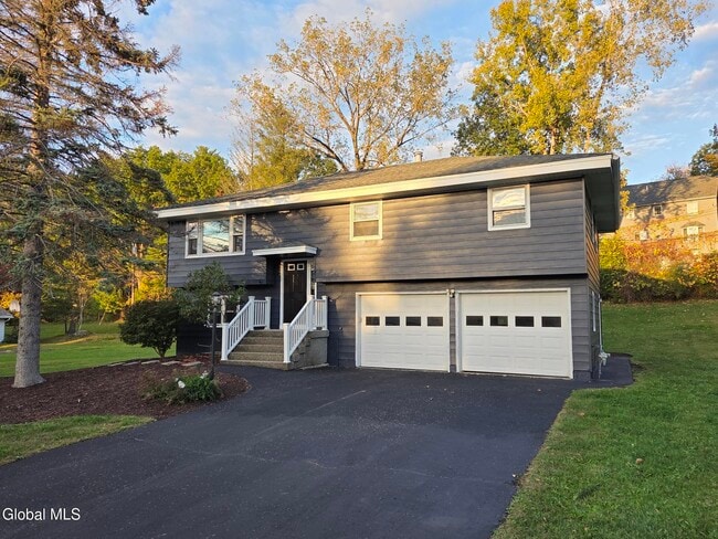 3 Mohawk View Rd