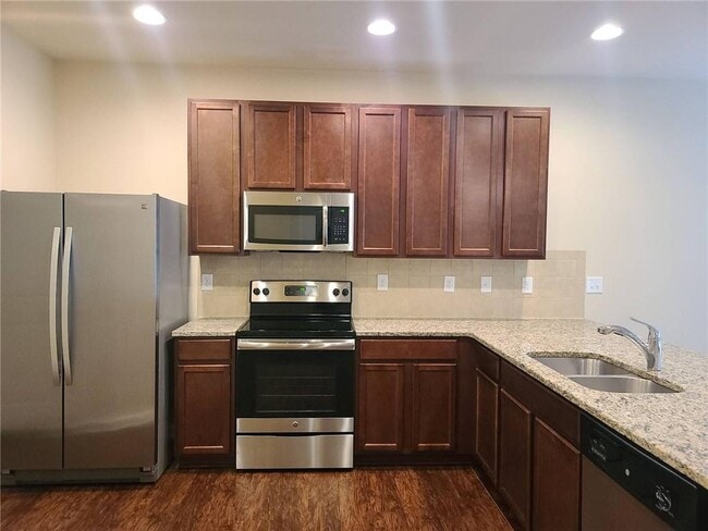 Photo - 196 Highland Pointe Cir E
