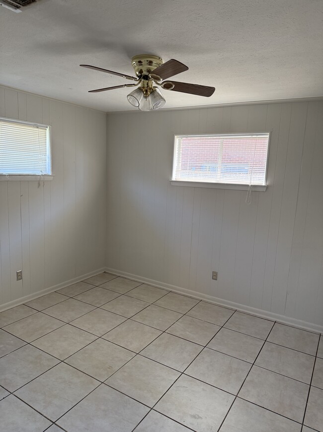 Photo - 4415 Herrmann St