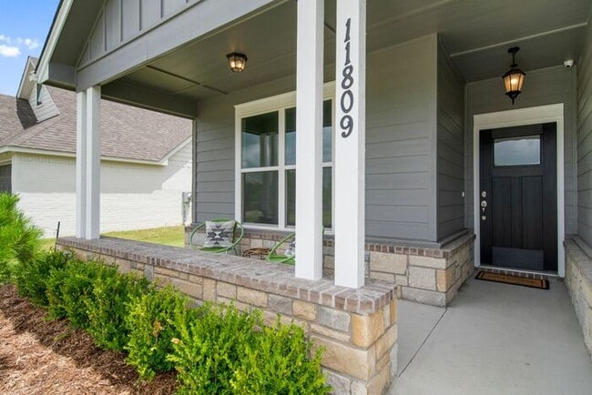 Photo - Stunning 3BR + Study in Prime Owasso/Colli...