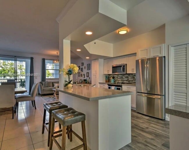 Building Photo - 3135 NE 184th St Unit 2103