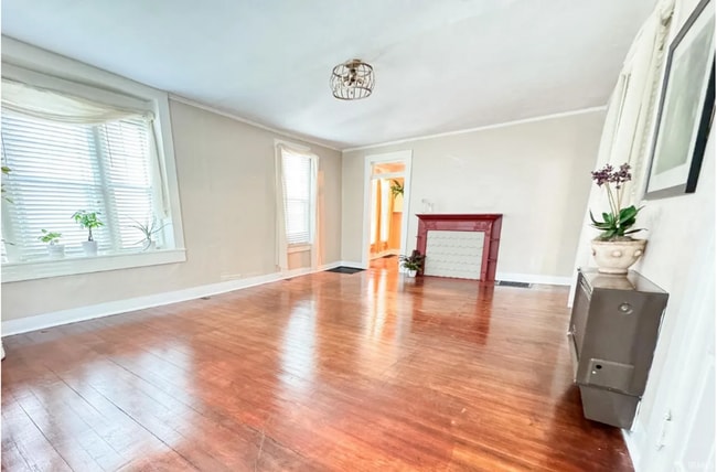 Photo - 2 Bedroom Single Family Home - 3 MONTH LEA...
