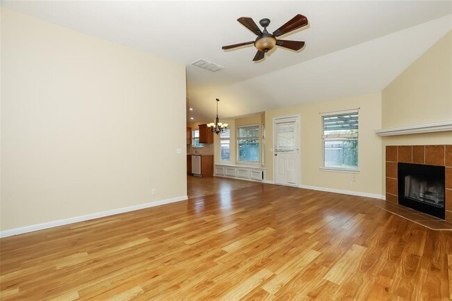 Photo - 1561 Kenneys Way