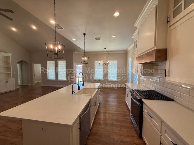 Photo - 801 N 5th St