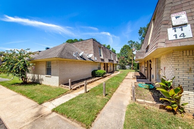 Photo - 2 Bedroom Apt. in Prime Location - Newly R...
