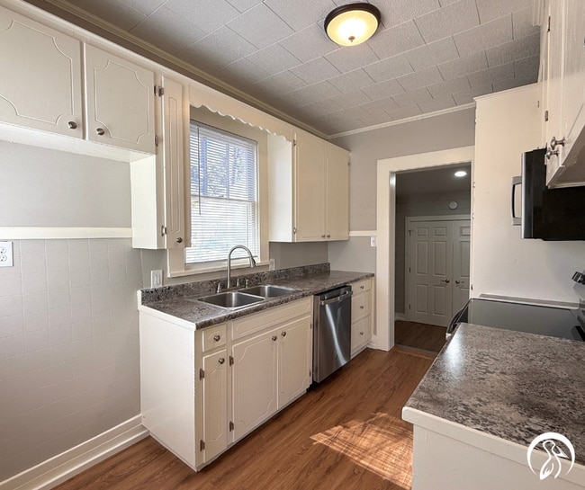 Photo - Spacious and Convenient