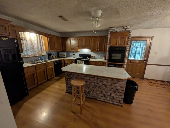 Photo - 7760 Westlake Rd