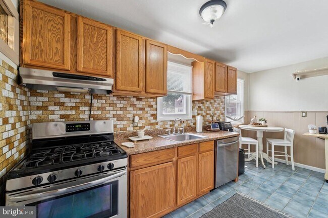 Photo - 235 Morris Ave Casa