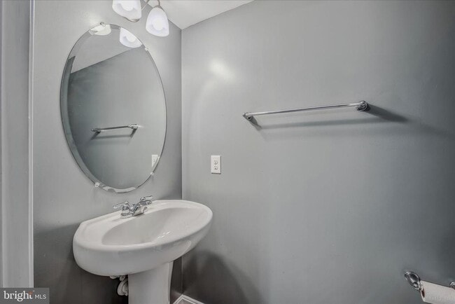 Photo - 243 Drexel Ct