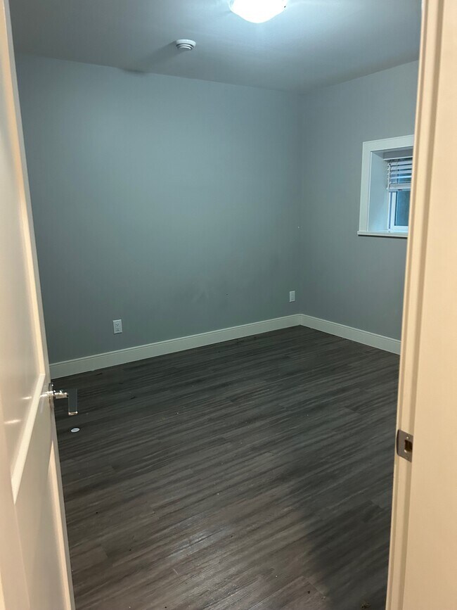 Photo - 1364 23rd St W