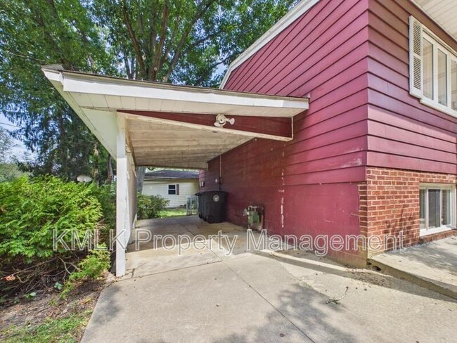 Photo - 1323 Hilton Dr