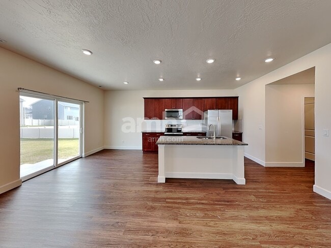 Photo - 344 North St