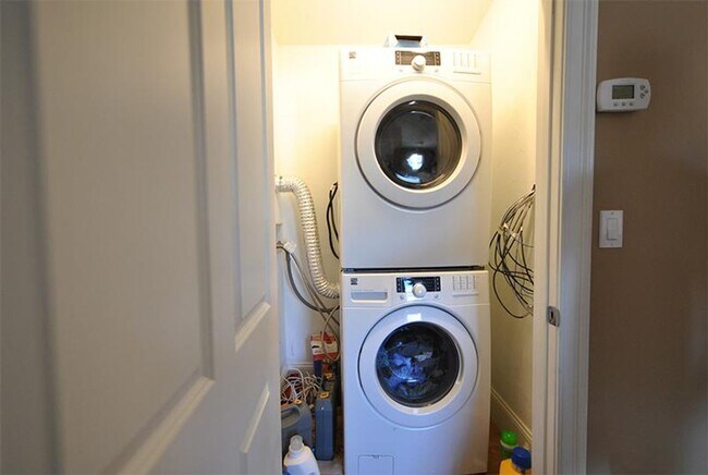 Photo - CENTRAL AIR ~ NICE 5 BED/2 BATH ON THE ALLSTON/BRIGHTON LINE FOR 9/1