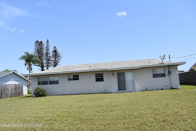 3134 Edgewood Dr NE
