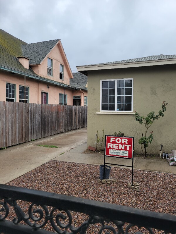 Photo - 1881 Harbor Ave