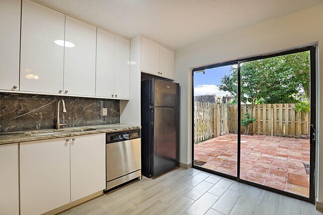 Photo - 253 Woodland Rd