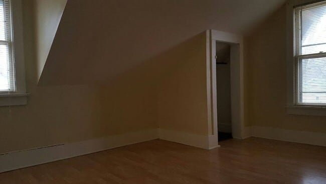 Photo - 729 Dawson St