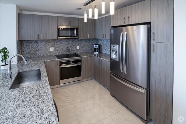 Building Photo - 5350 NW 84th Ave Unit 801 Rental