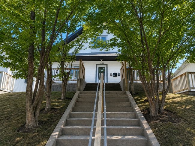 Building Photo - 1056 3rd St E Unit 1