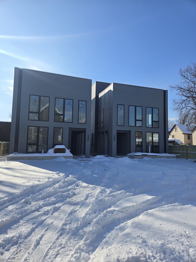 Building Photo - 2448 Professor Ave Unit B - Second Floor