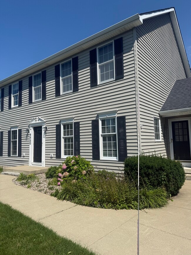 Photo - 9520 Lapp Rd